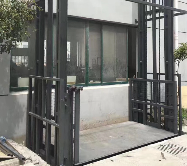 新干导轨式施工升降机助力民生工程提速增效